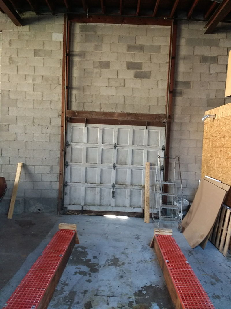 Illustration for article titled Garage Door Size Advice